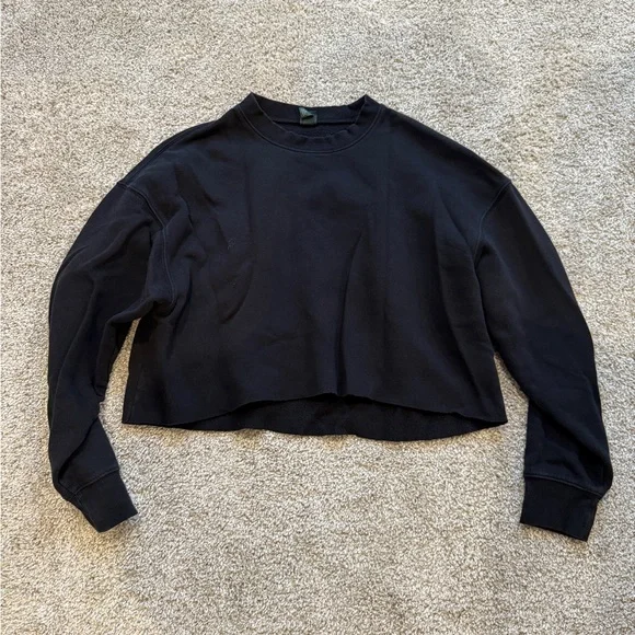 Wild Fable Black Boxy Cropped Sweatshirt - Picture 1 of 3